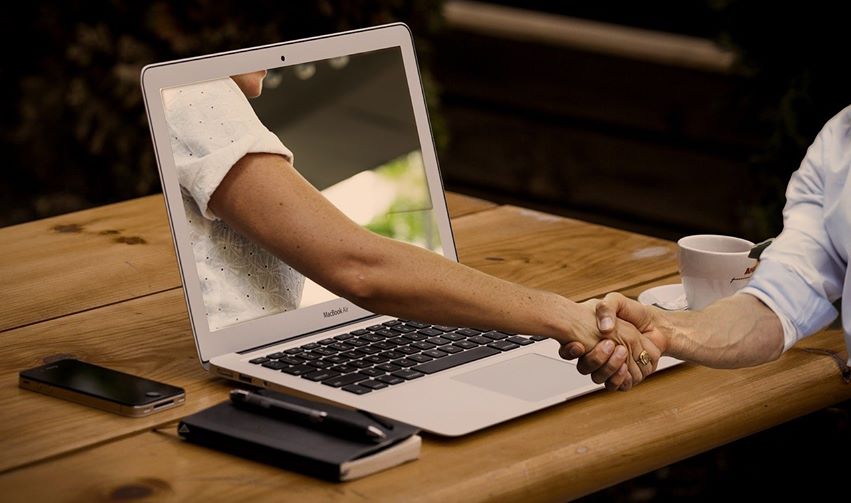 Il vecchio… malware Emotet ora usato per intrufolarsi nelle TUE conversazioni email ora ruba i TUOI allegati infettandoli!